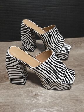 Zebra Print Platform Mule Heels - Black & White